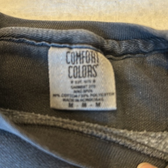 High Point University Comfort Colors Sweatshirt & T-shirt,Dry Fit Shirt,Beanie - Picture 2 of 10